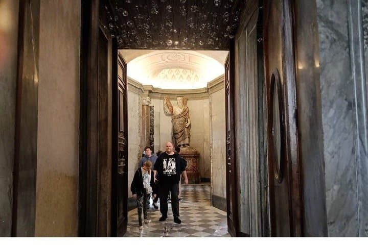 Skip the Line St Peter Basilica Papal Tomb Tomb With Audio Guide