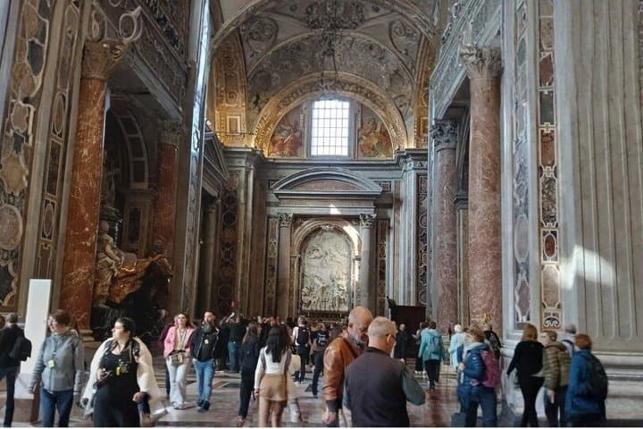 Skip the Line St Peter Basilica Papal Tomb Tomb With Audio Guide