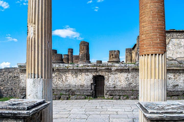 Pompeii Full Experience with Archaeologist Guide Tickets Transfer