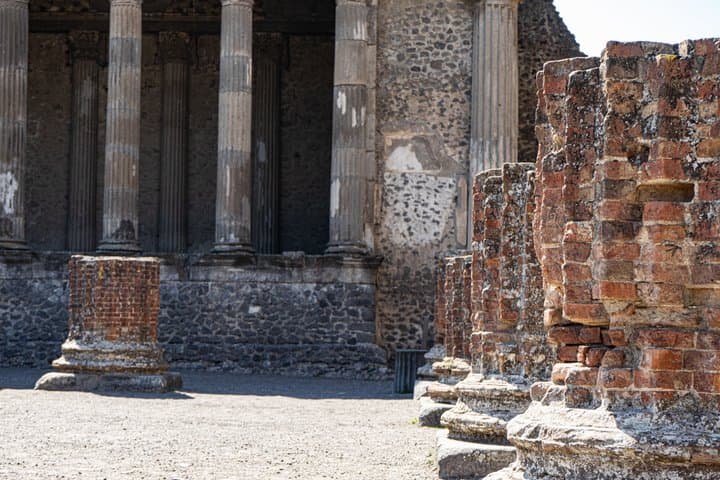 Pompeii Full Experience with Archaeologist Guide Tickets Transfer
