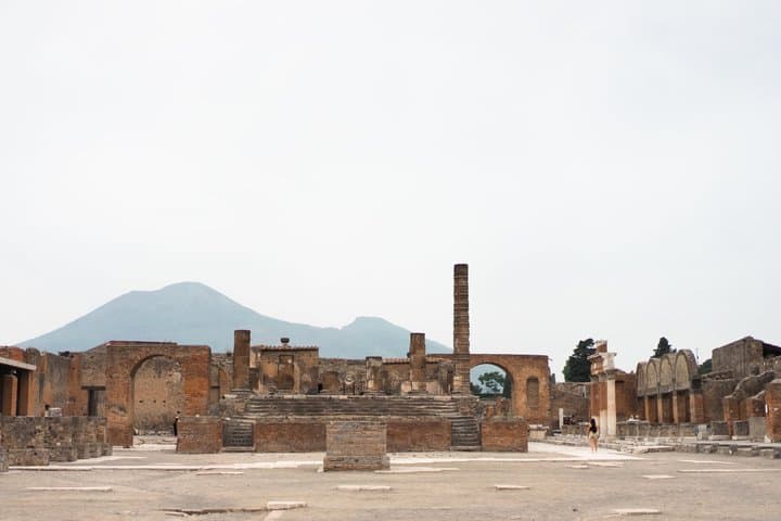 Pompeii Full Experience with Archaeologist Guide Tickets Transfer
