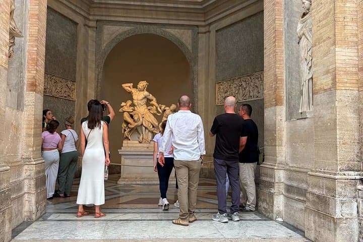 Vatican Museums Express Tour with Sistine Chapel and Wine Tasting