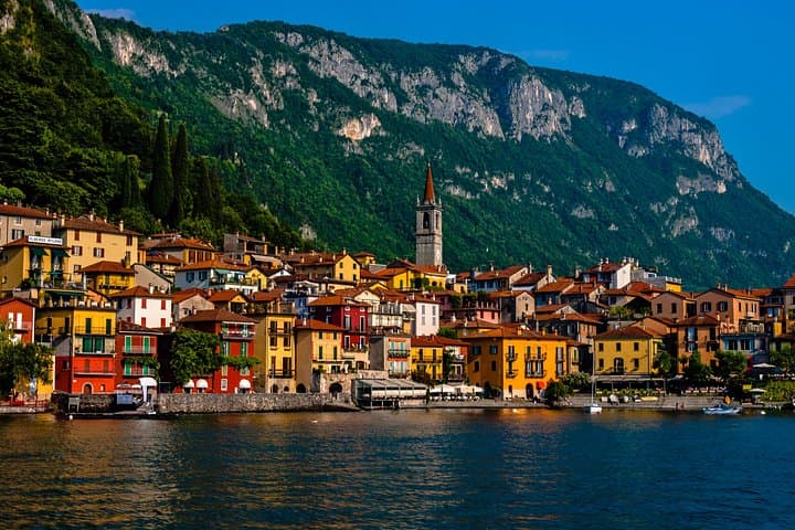 Private Boat Tour on Lake Como with Skipper from 1 to 6 hours