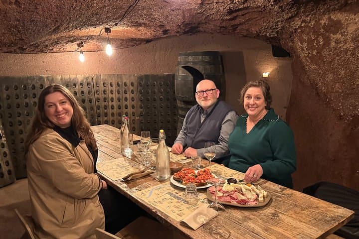 Rome: Candlelight Food & Wine Tasting in Ancient Roman Cellar