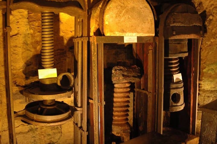 Underground Olive Mill Tour in Gallipoli with Food Tastings