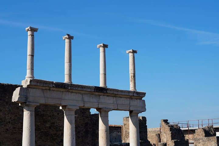 Pompeii: Skip the line ticket and tour with an Archaeologist