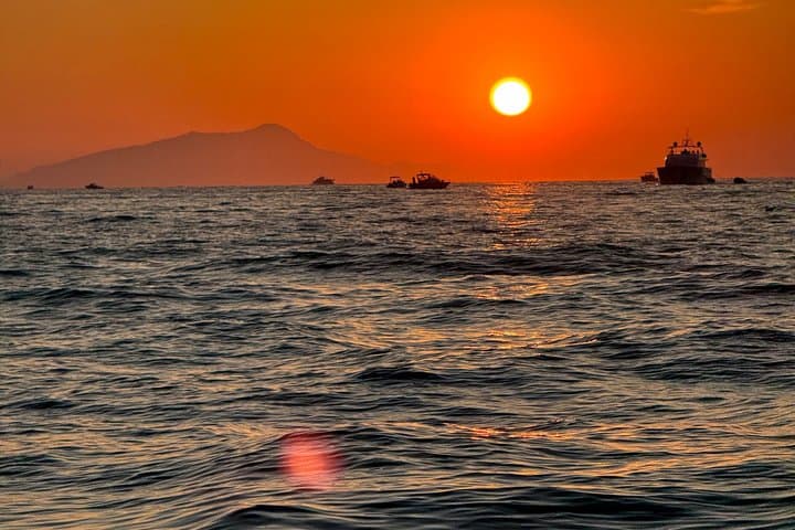 Sorrento Private Boat Tour at Sunset with Prosecco