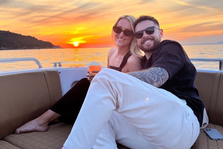 Sorrento Private Boat Tour at Sunset with Prosecco