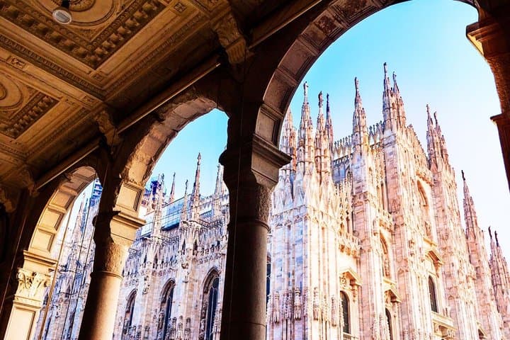 Duomo Cathedral, Navigli Canal Cruise & 24-Hour Transport