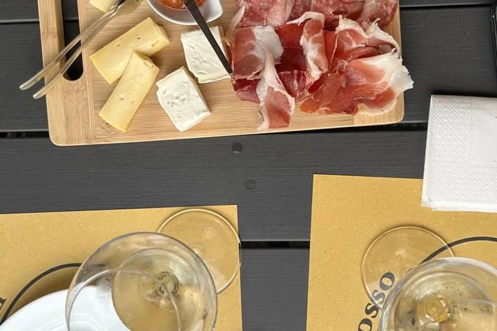 Tasting with winery visit in the heart of Franciacorta