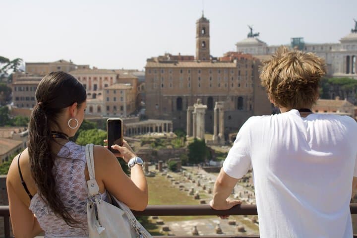 Rome: Guided Group Tour of Colosseum, Palatine Hill & Roman Forum