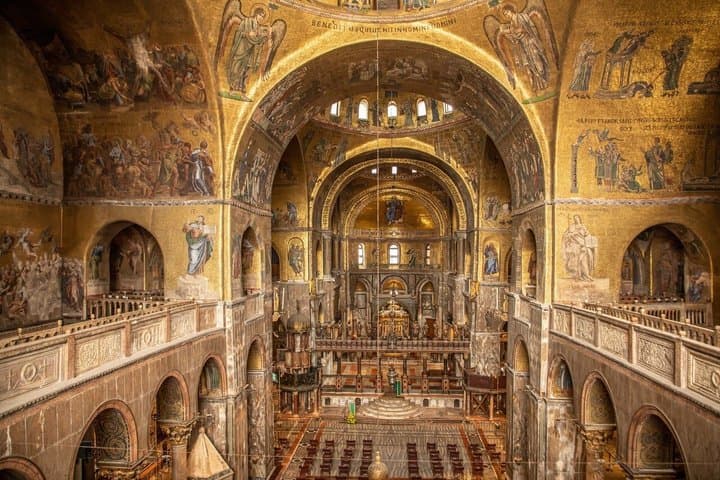 Saint Mark Basilica Guided Tour with Glass Factory Demonstration