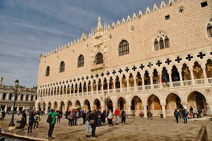 Doge's Palace Guided Tour Skip the Line Access and Dungeon