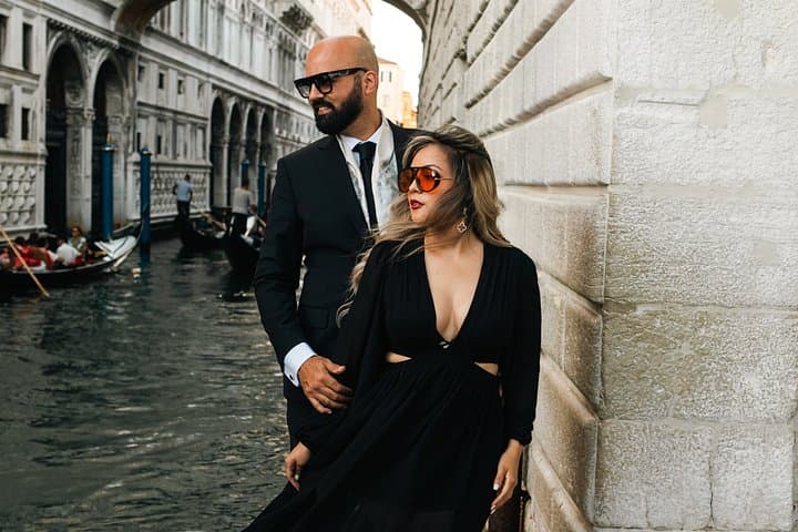 Photo session in hidden gems of Venice!