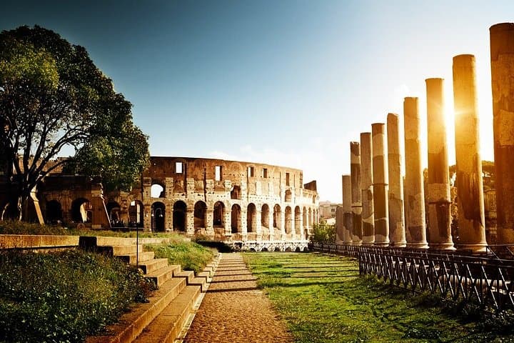 Golden Hour in Rome Colosseum and Trevi Fountain Experience