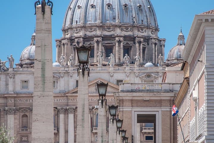 St. Peter's Basilica Priority Entrance with Audio Guide