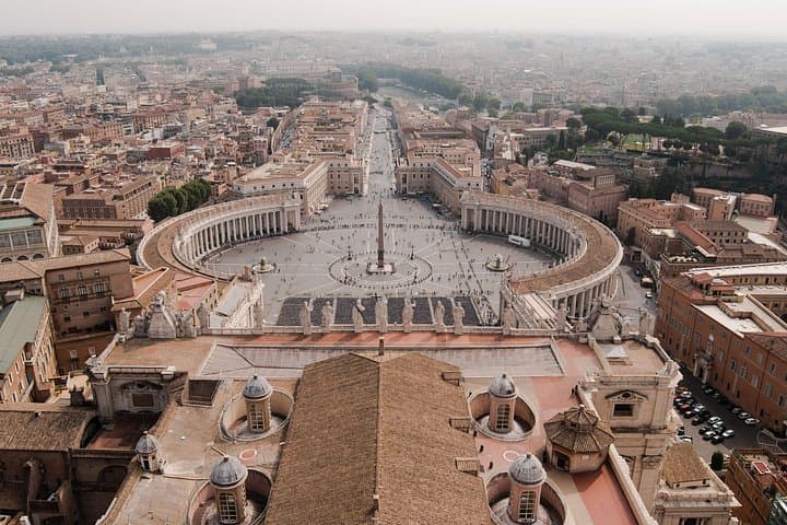 St. Peter's Basilica Priority Entrance with Audio Guide