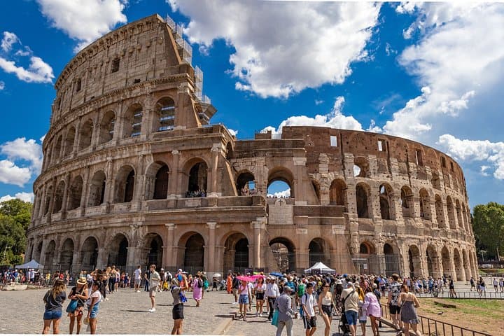 Rome Walking Tour : Colosseum, Trevi Fountain, Pantheon & Navona