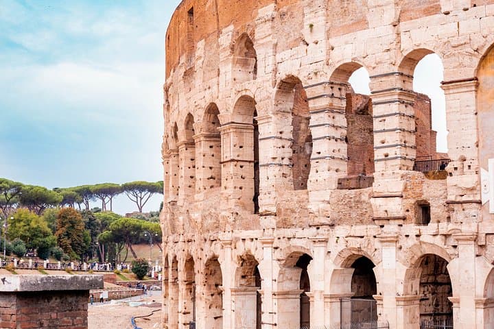 Rome Walking Tour : Colosseum, Trevi Fountain, Pantheon & Navona