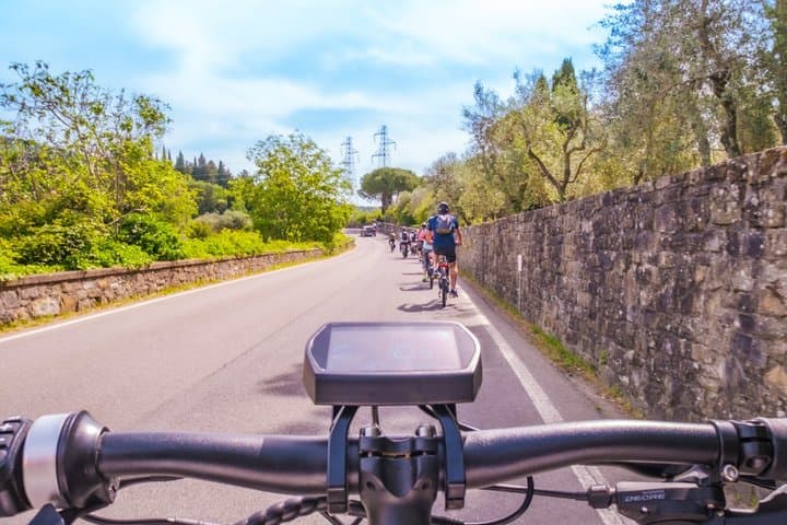 Florence: E-Bike Tour with Olive Oil Tasting or Relax in the Pool