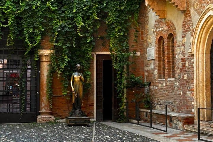 Verona Romeo and Juliet Food Tour with Local Wine