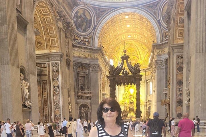 St. Peter Basilica Tour with Expert Guide and Optional Dome