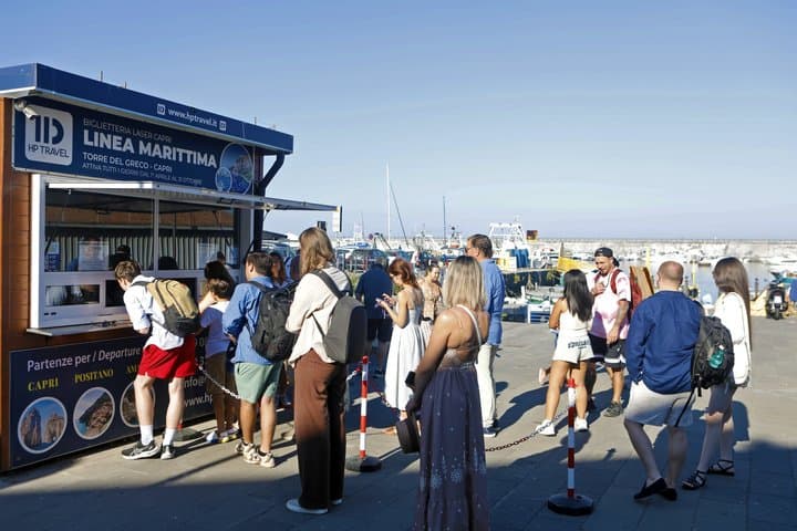 Capri Boat & Land Tour from Sorrento with Limoncello Tasting