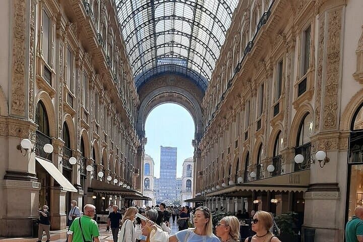 Milan Highlights Private Walking Tour
