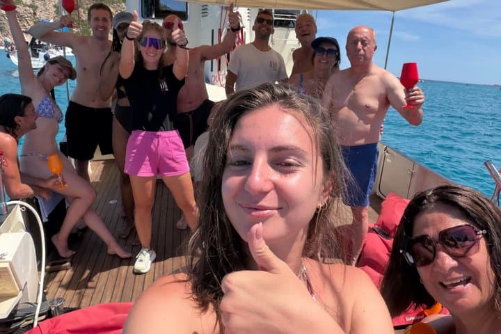 Golfo Aranci 3-hour cruise: dolphins and aperitif on vintage yachts