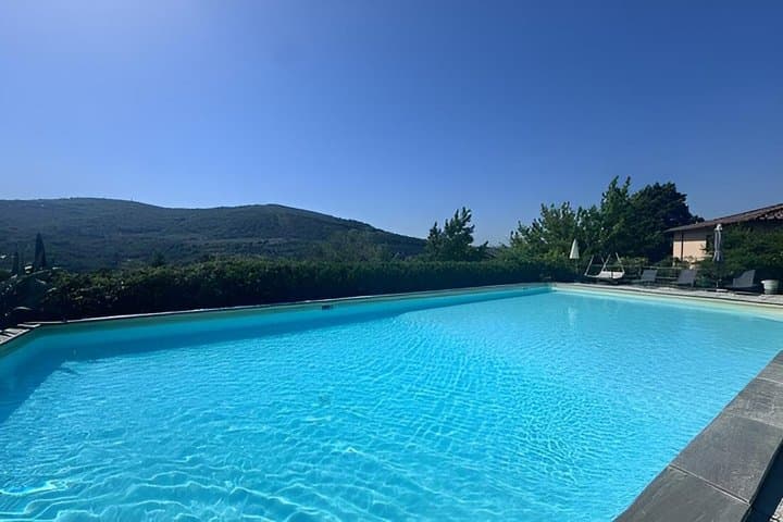 Florence: E-Bike Tour with Olive Oil Tasting or Relax in the Pool