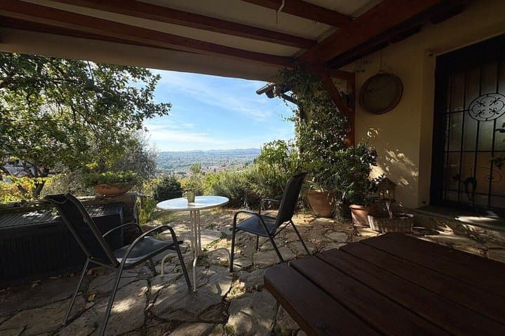 Florence: E-Bike Tour with Olive Oil Tasting or Relax in the Pool