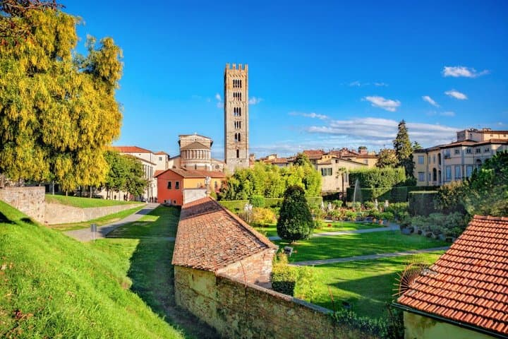 Pisa & Lucca Day Trip from Florence with Optional Leaning Tower