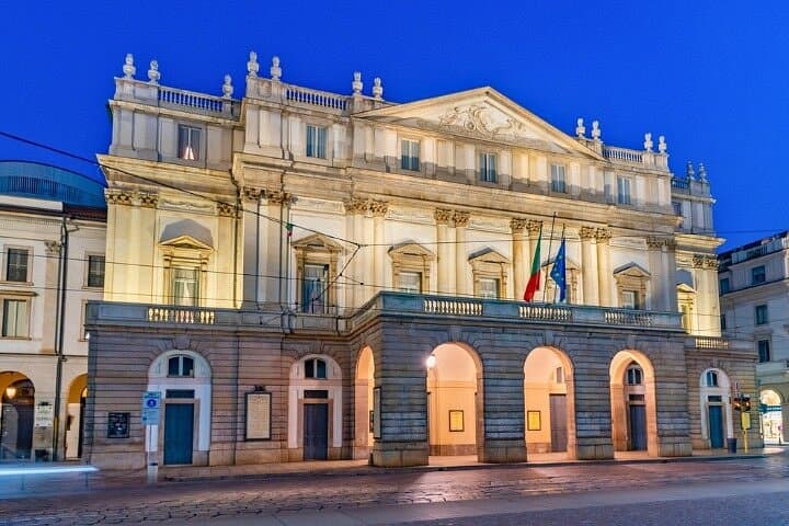 Milan City Center Self Guided Walking Tour with an APP