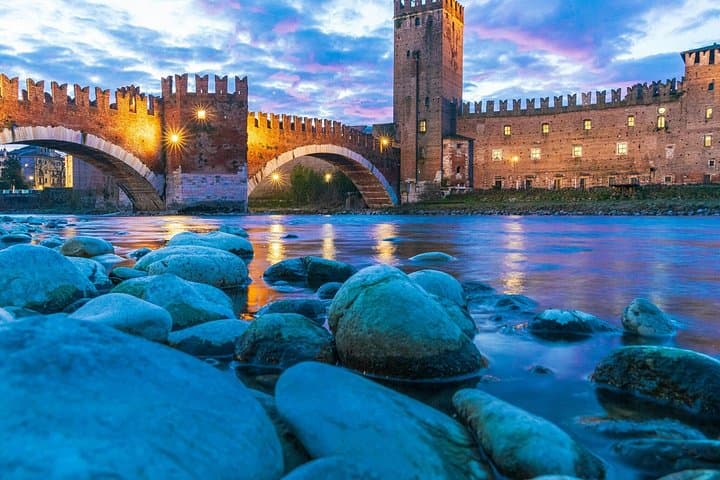Verona Scavenger Hunt & Highlights Self-Guided Walking Tour