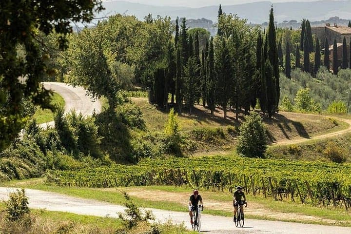 Volterra E-bike Tour Between Hills and Tuscan Villages