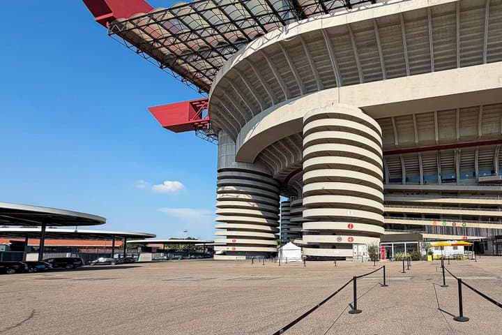 Skywalk Tour San Siro Stadium in Milan