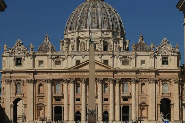 St Peter's Square: A Self-Guided Vatican Walking Tour