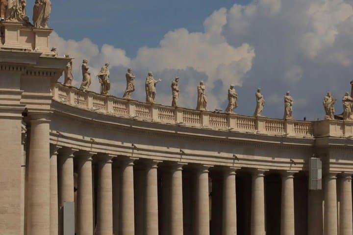 St Peter's Square: A Self-Guided Vatican Walking Tour
