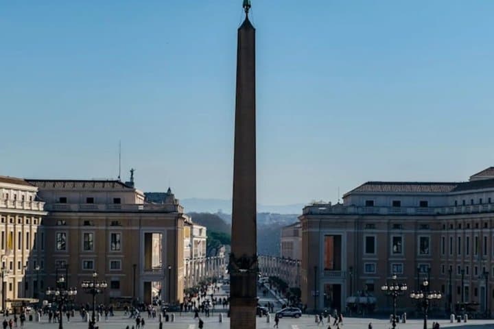 St Peter's Square: A Self-Guided Vatican Walking Tour