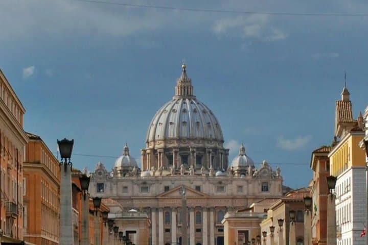 St Peter's Square: A Self-Guided Vatican Walking Tour