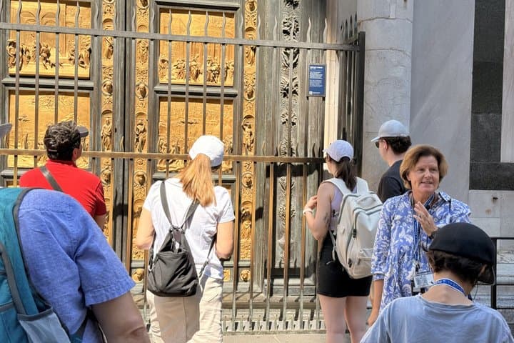 Uffizi & Accademia Timed Entry: Small Group Duomo Walking Tour