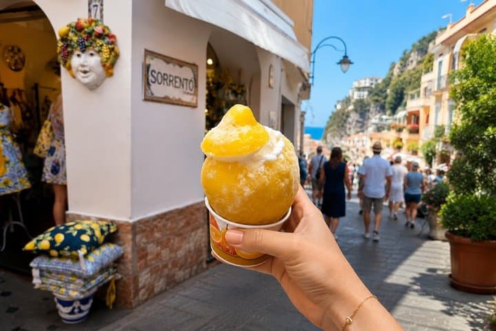 Private Tour of Pompeii, Sorrento and Positano from Naples
