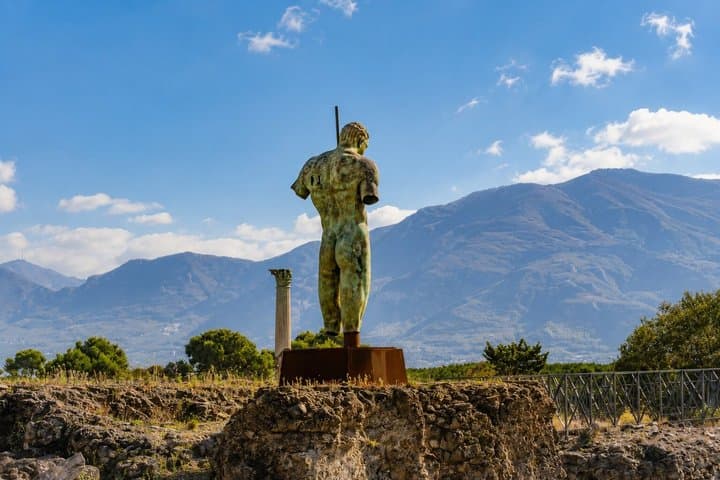 Private Tour of Pompeii, Sorrento and Positano from Naples