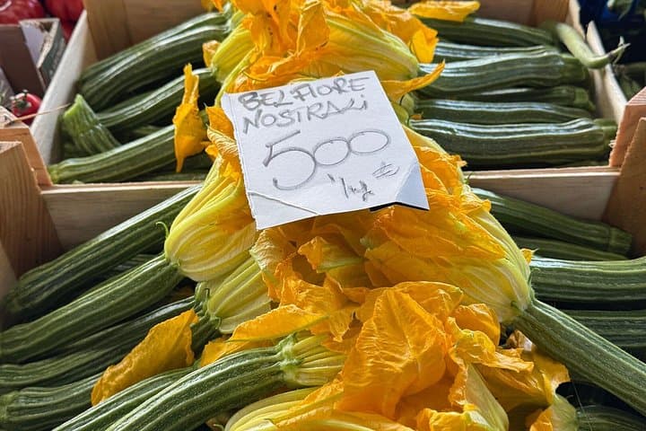 Local Food Market Tour in Rome