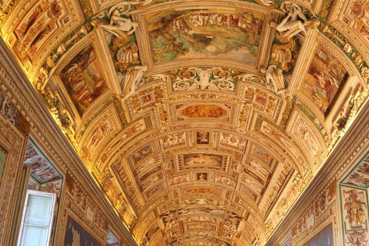 Vatican Museums Early Morning Entrance Private Tour