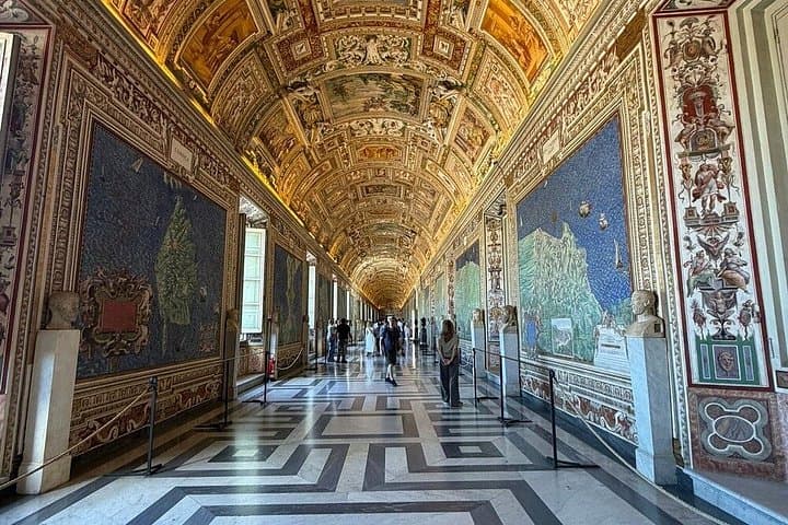 Vatican Museums and Sistine Chapel Entrance with Audio Guide