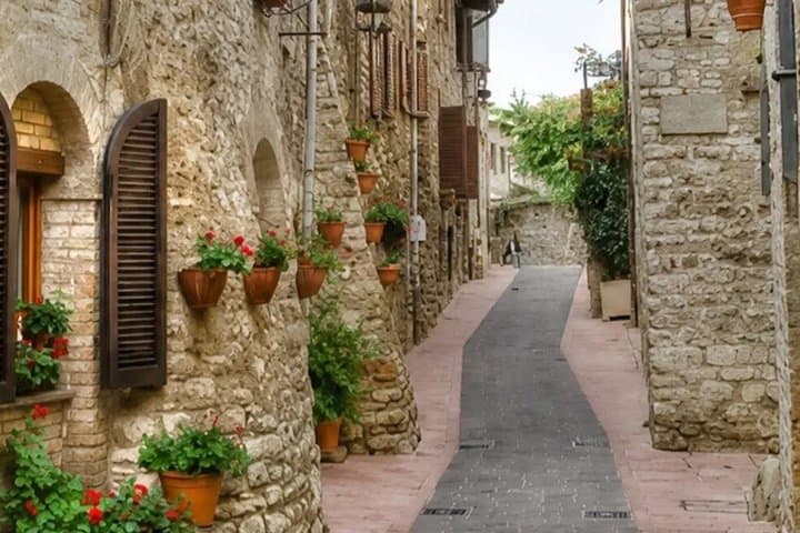 From Riches to Rags: A Self-Guided Walking Tour of Assisi