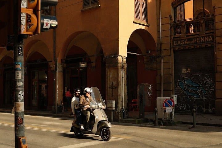 Vespa tour to discover the Colli Bolognesi with lunch