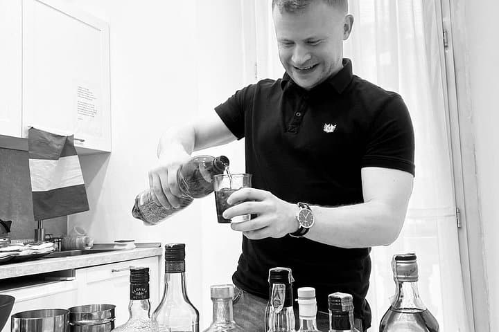 The Art of Italian Aperitivo: A Hands-on Cocktail Class