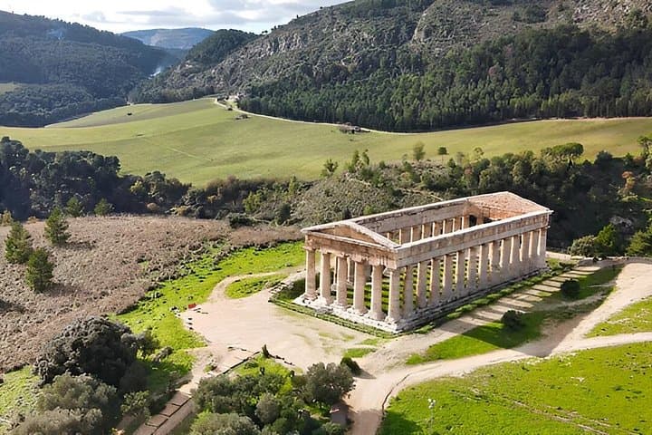 Visit the Enchanting Temple of Segesta and Discover Sicily